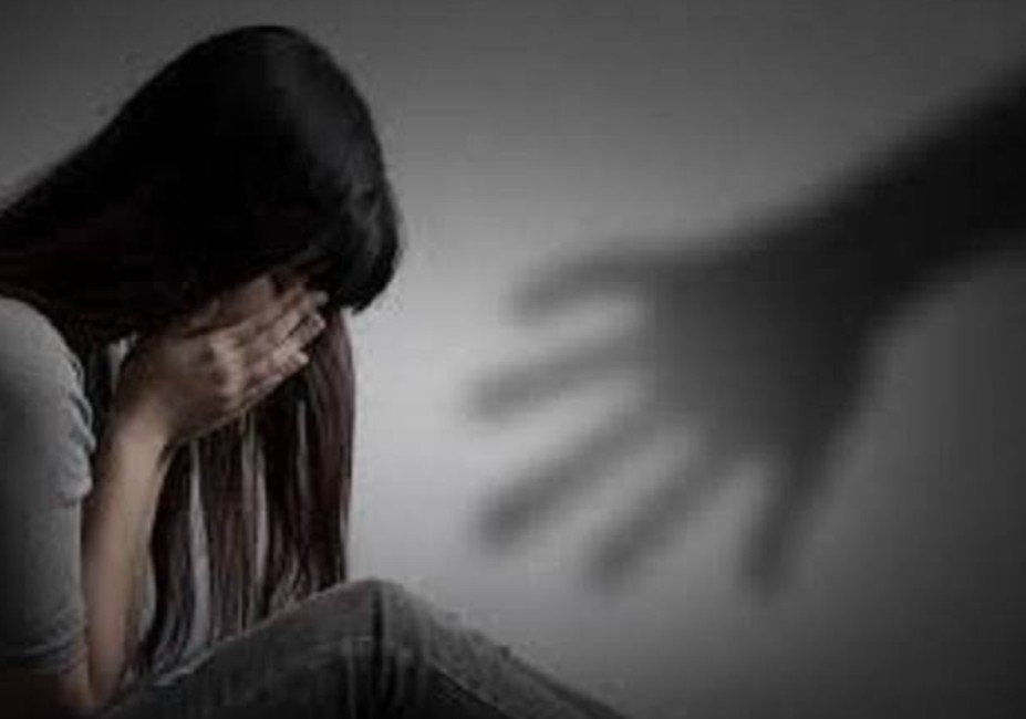 ग्वालियर से लापता हुई छात्रा मुरैना के कैलारस में मिली , 20 दिन में कई बार दोस्त ने किया दुष्कर्म ग्वालियर से लापता हुई छात्रा मुरैना के कैलारस में मिली , 20 दिन में कई बार दोस्त ने किया दुष्कर्म