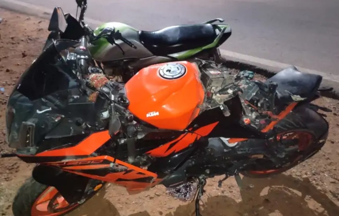 Gwalior News: डिवाइडर से टकराई KTM बाइक, MP PSC की तैयारी कर रहे छात्र की हुई दर्दनाक मौत Gwalior News: डिवाइडर से टकराई KTM बाइक, MP PSC की तैयारी कर रहे छात्र की हुई दर्दनाक मौत