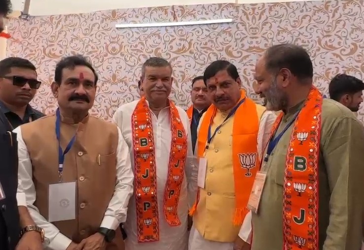 मुरैना के बहुजन समाज पार्टी के दिग्गज नेता बलवीर दंडोतिया भाजपा में शामिल मुरैना के बहुजन समाज पार्टी के दिग्गज नेता बलवीर दंडोतिया भाजपा में शामिल
