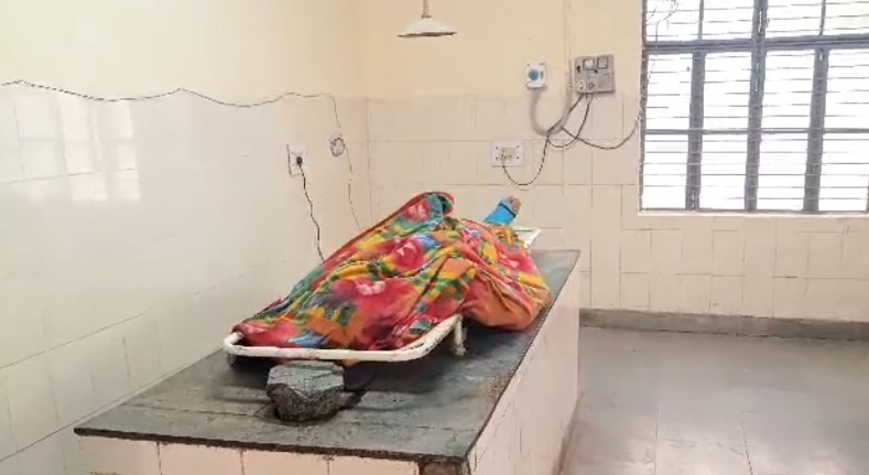 मुरैना में डीएसपी हेड क्वार्टर के गनर ने खुद को मारी गोली , हुई मौत मुरैना में डीएसपी हेड क्वार्टर के गनर ने खुद को मारी गोली , हुई मौत