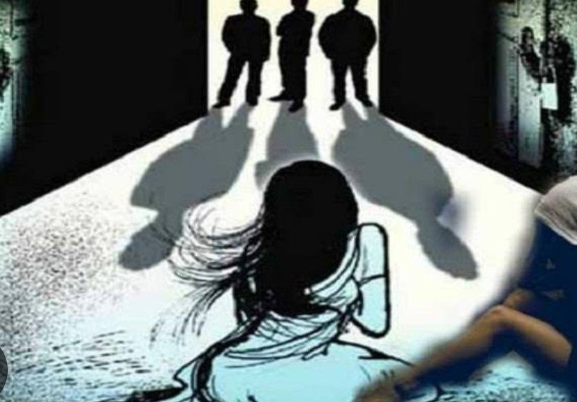 जुए में सब हारने के बाद पति ने पत्नी पर लगा दिया दांव, हारने के बाद महिला को दोस्तों के किया हवाले, सुनकर रह जाएंगे दंग जुए में सब हारने के बाद पति ने पत्नी पर लगा दिया दांव, हारने के बाद महिला को दोस्तों के किया हवाले, सुनकर रह जाएंगे दंग
