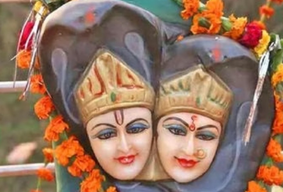 ग्वालियर के ट्रांसपोर्ट नगर की सच्ची प्रेम कहानी: नाग की मौत से तड़पी नागिन, साथ ही दी जान लोगों ने बनवा दिया मंदिर ग्वालियर के ट्रांसपोर्ट नगर की सच्ची प्रेम कहानी: नाग की मौत से तड़पी नागिन, साथ ही दी जान लोगों ने बनवा दिया मंदिर
