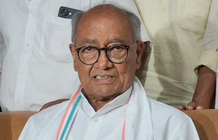 ग्वालियर में बदला सियासी मिज़ाज, दिग्विजय ने सिंधिया को कहा ‘पुत्र समान’, देखें वीडियो