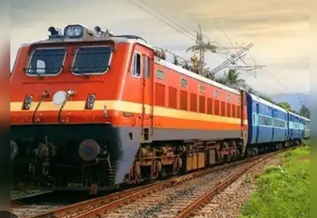 यात्रिगण कृपया ध्यान दें: दतिया से गुजरने वाली 22 ट्रेनें रद्द, 29 का मार्ग बदला